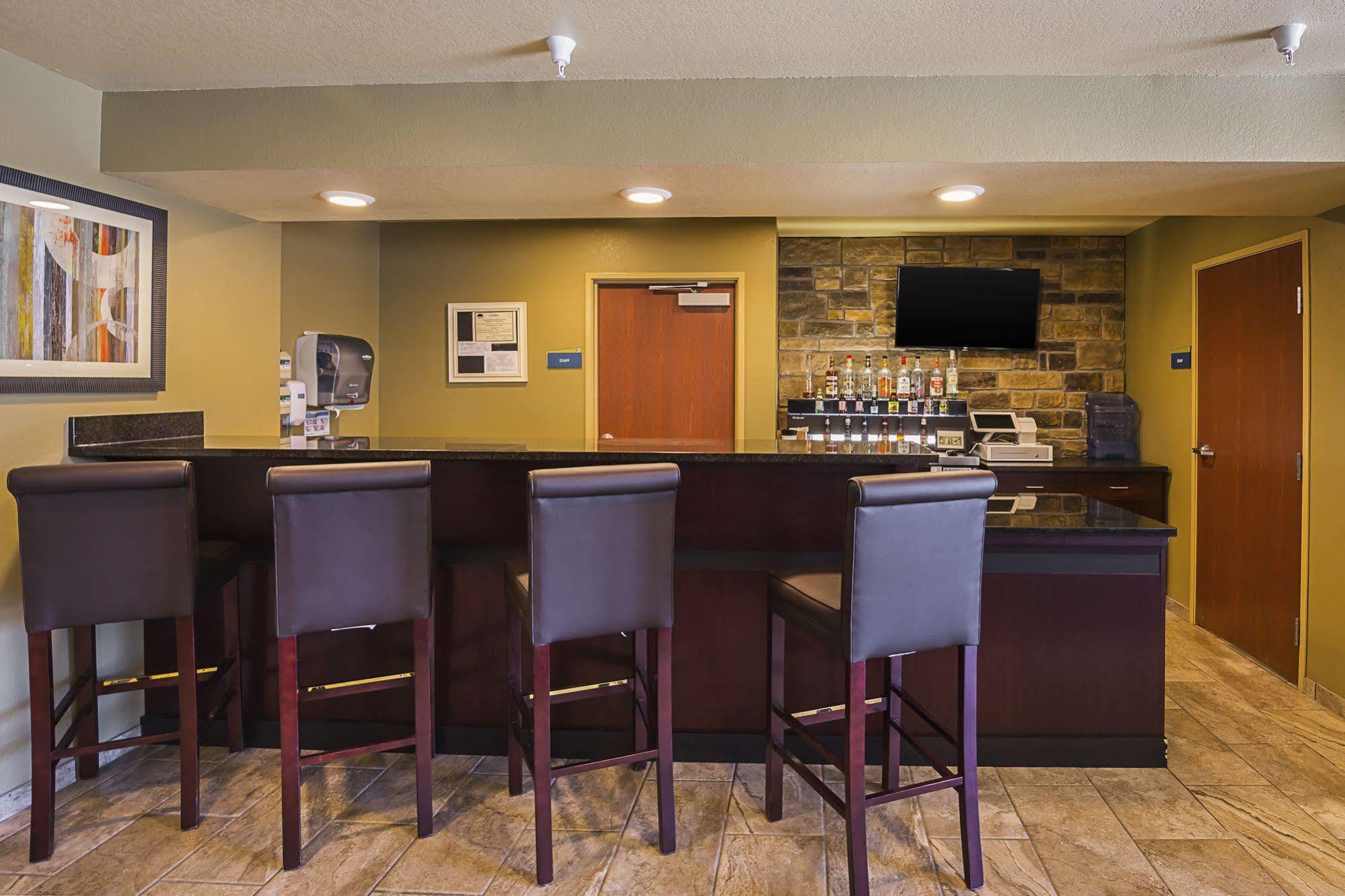 Cobblestone Inn & Suites - Lakin Exteriör bild
