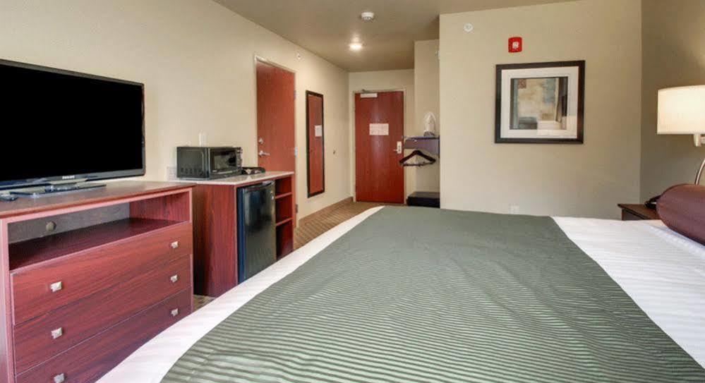 Cobblestone Inn & Suites - Lakin Exteriör bild